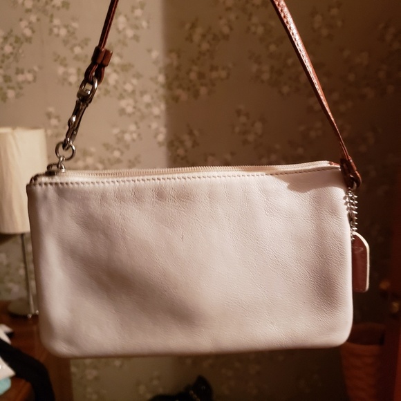 Coach wristlet - Picture 2 of 2